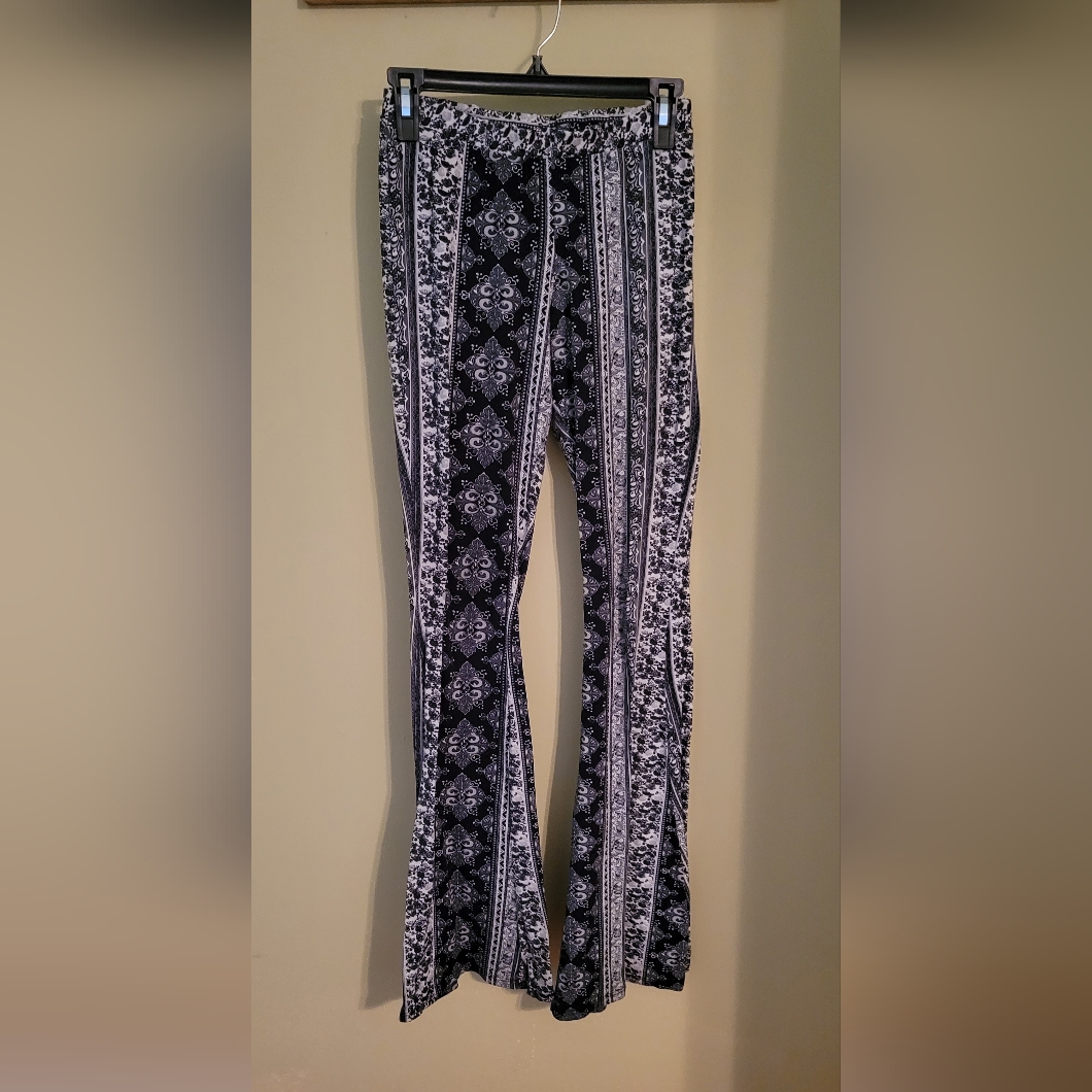 Small Flared Pants
